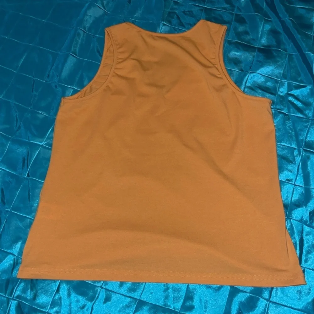 Set of M Flowy Tank Tops - Picture 5 of 7